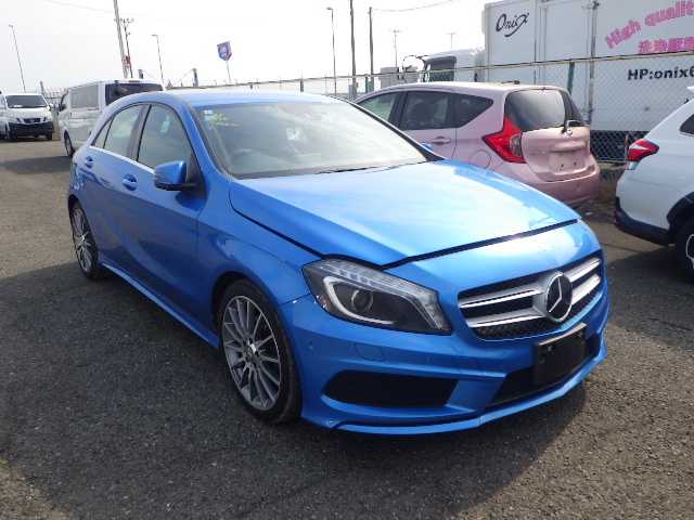Mercedes-Benz A200 AMG Line photo 1