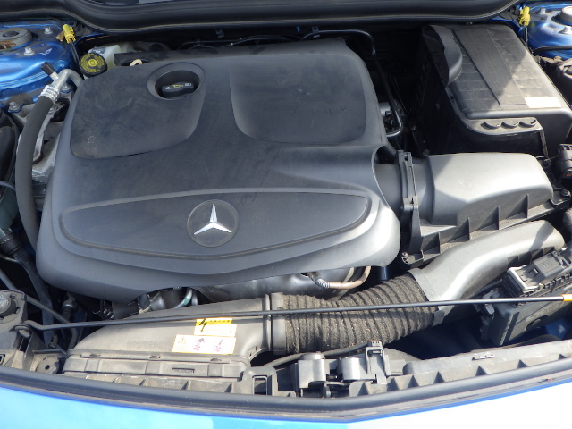 Mercedes-Benz A200 AMG Line photo 6