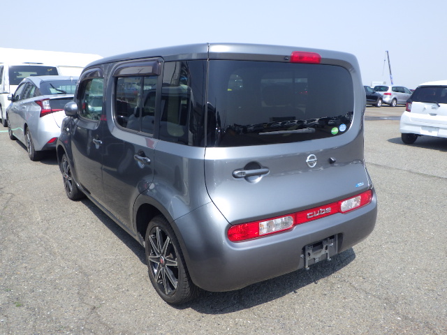 Nissan Cube photo 3